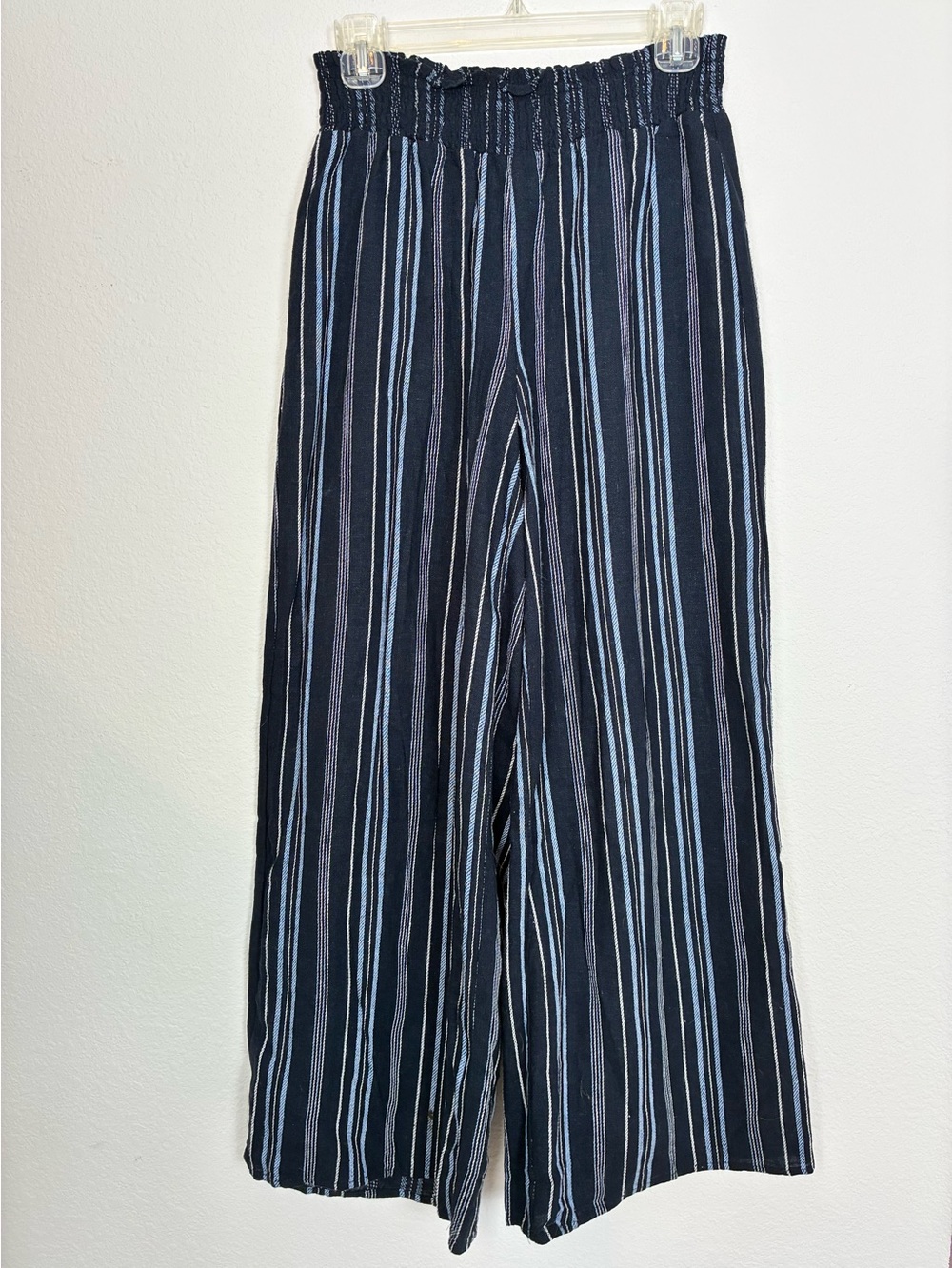Ellen Tracy Linen Rayon Wide Leg High waist Blue Striped Smocked-Waist Pants